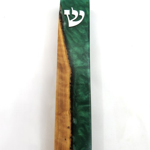 בית מזוזה עץ ושרף אפוקסי דגם קטיפה ירוקה