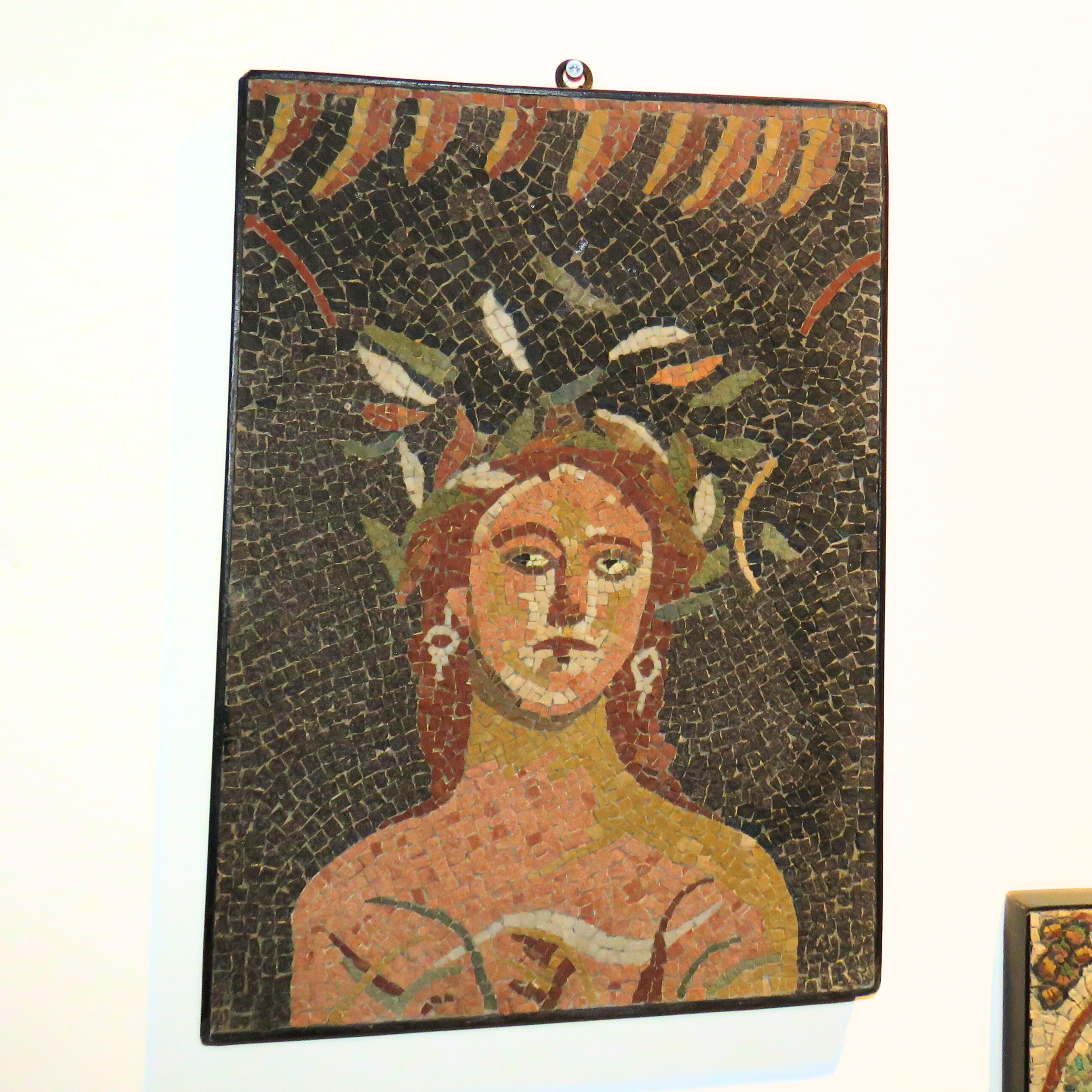 תמונת פסיפס אישה יווניה